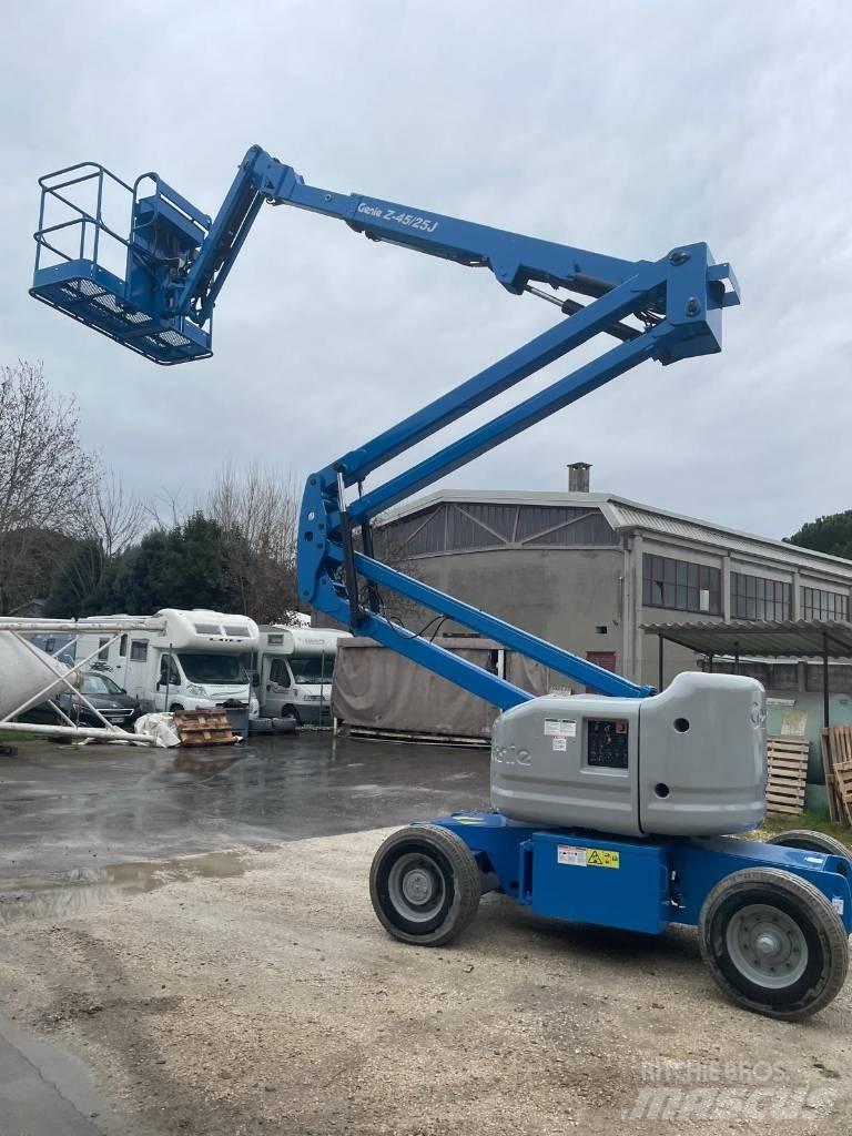 Genie Z 45/25 DC Kloubové plošiny