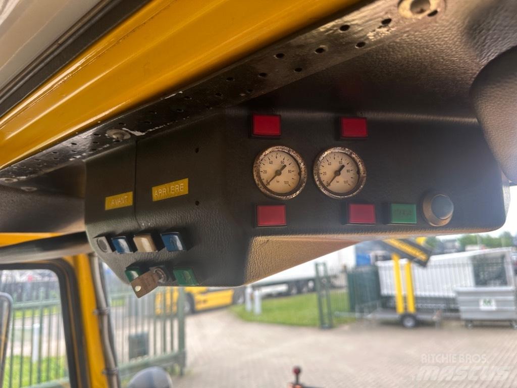 Unimog U1400 Rail Sypače písku a soli