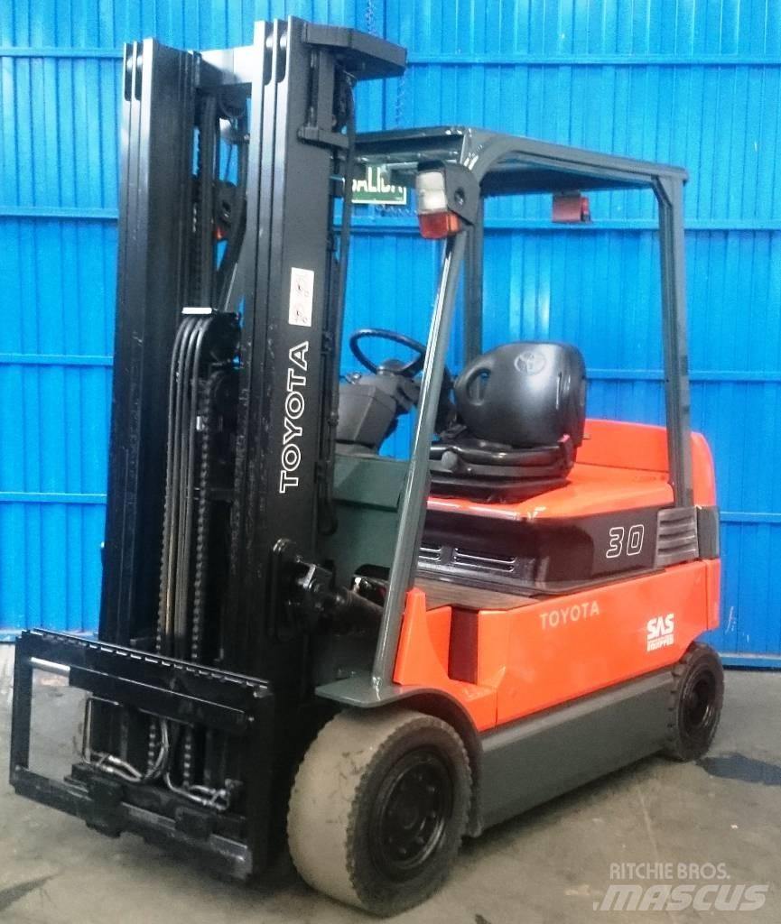 Toyota 7 FBMF 30 Akumulátorové vozíky