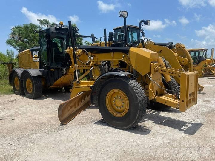 CAT 12 M 3 Grejdry