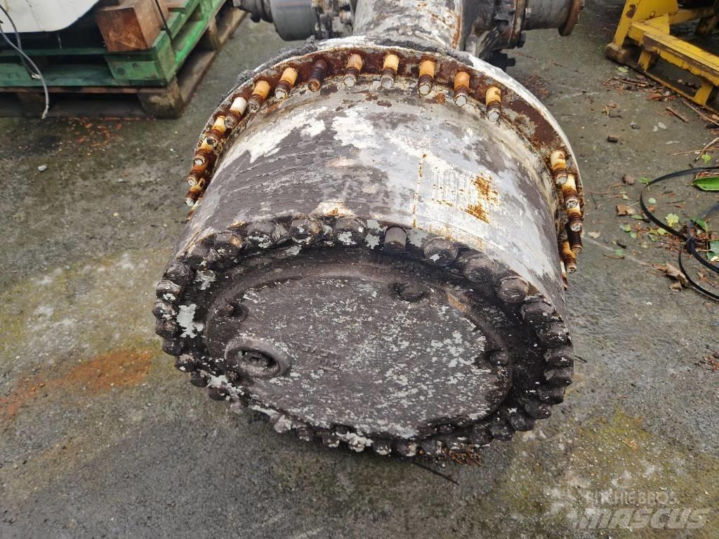 CAT 988 F II Nápravy
