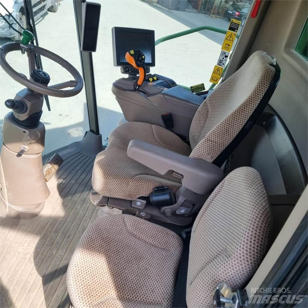 John Deere S 790 Sklízecí mlátičky