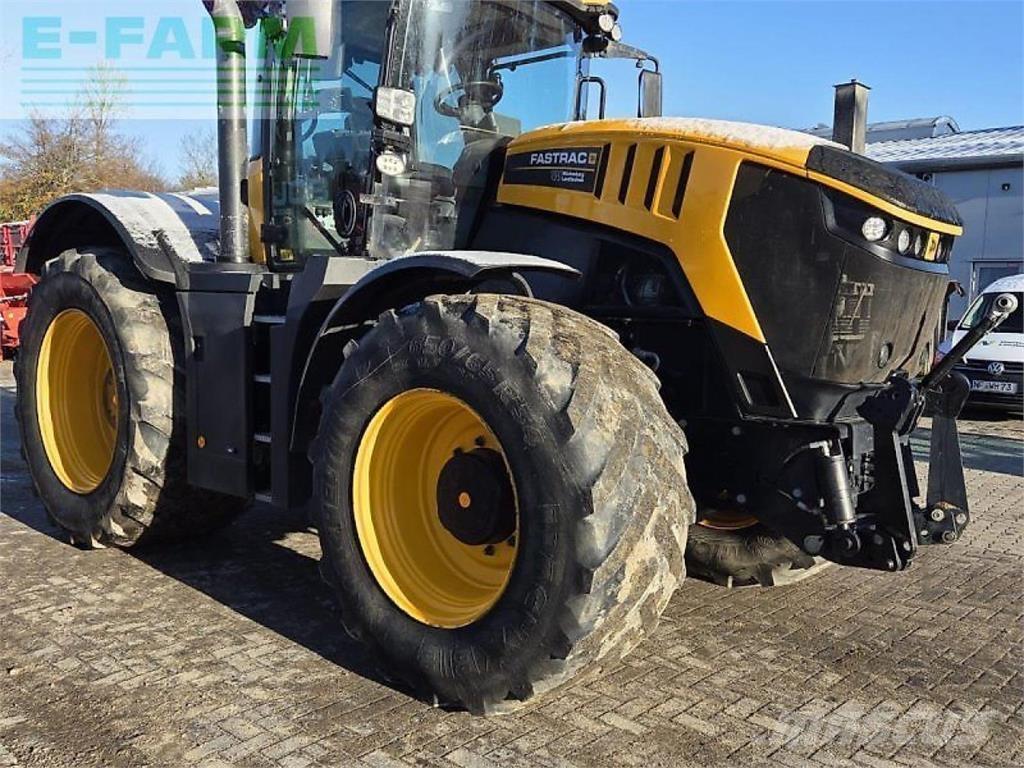 JCB fastrac 8330 Traktory
