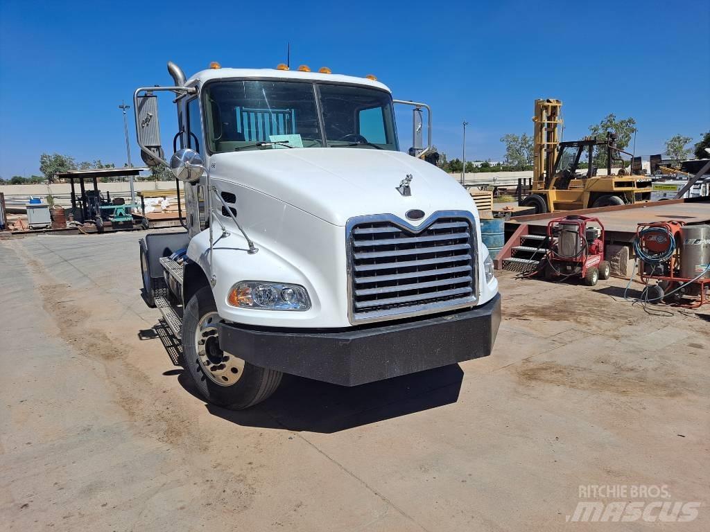 Mack CX612 Tahače