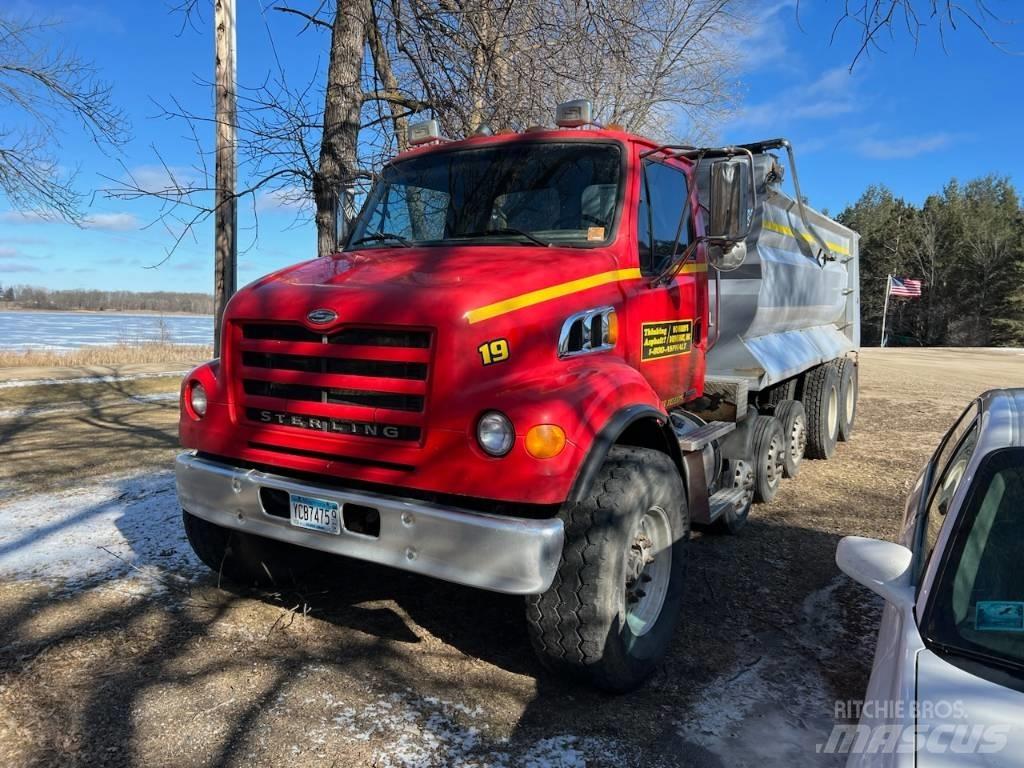 Sterling L 7500 Sklápěče