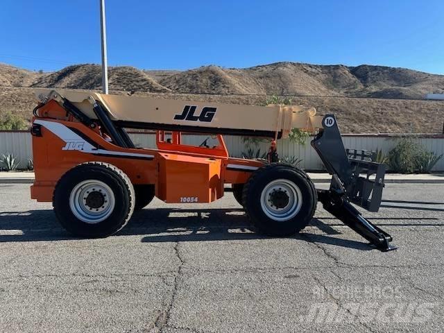 JLG 1055 Teleskopické manipulátory