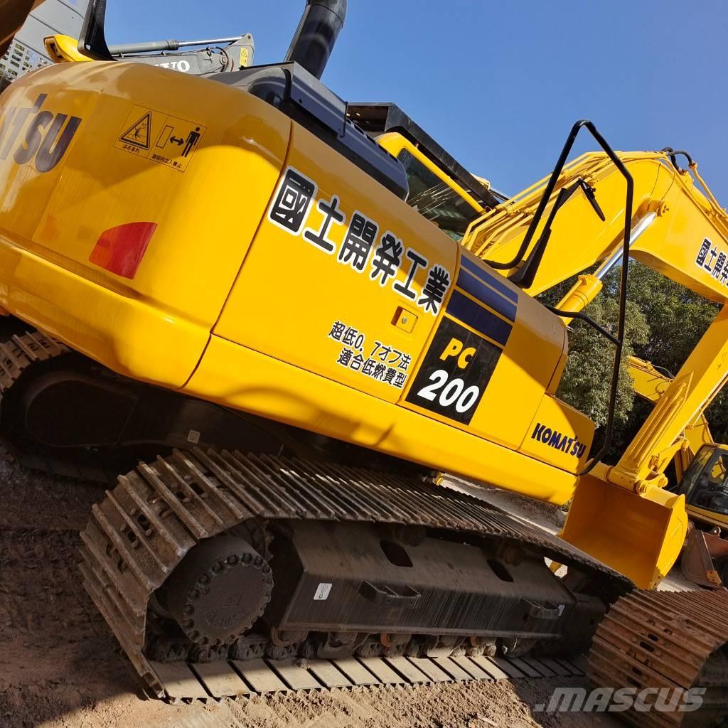 Komatsu PC 200-8 Pásová rýpadla