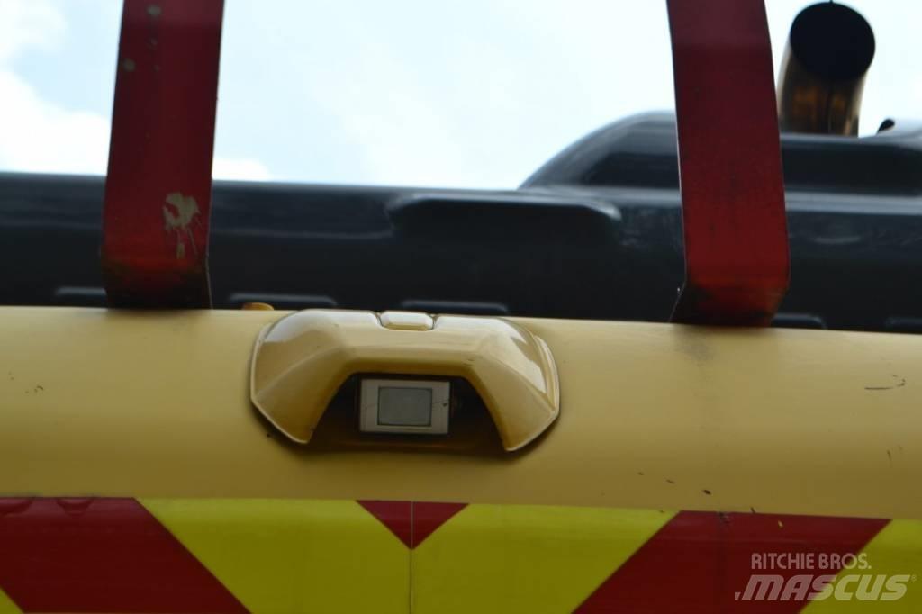 Komatsu PC 210 LC-11 Pásová rýpadla