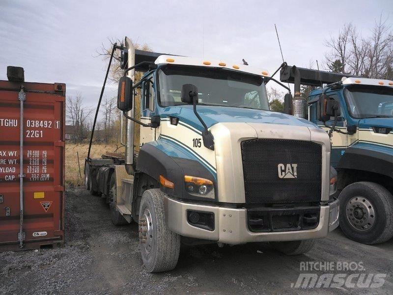 CAT CT 660 Lanový nosič kontejnerů