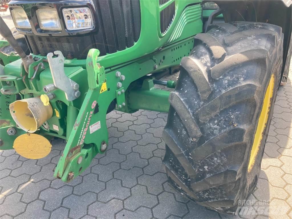 John Deere 6630 Traktory