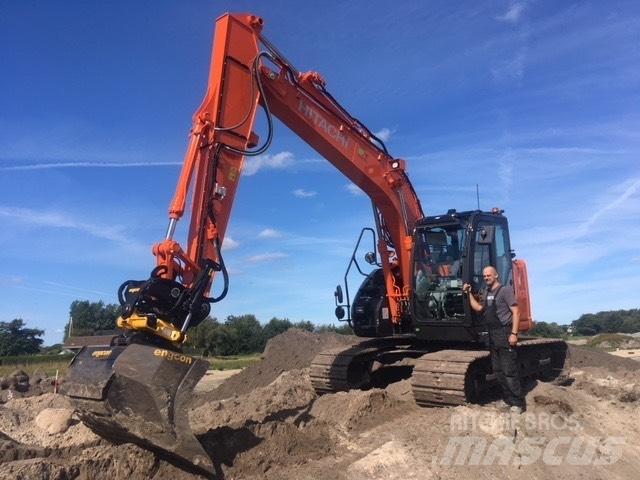 Hitachi ZX 135 US-6 Pásová rýpadla