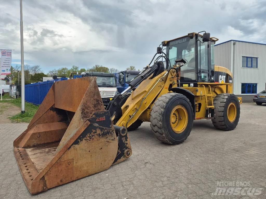 CAT 930G Kolové nakladače