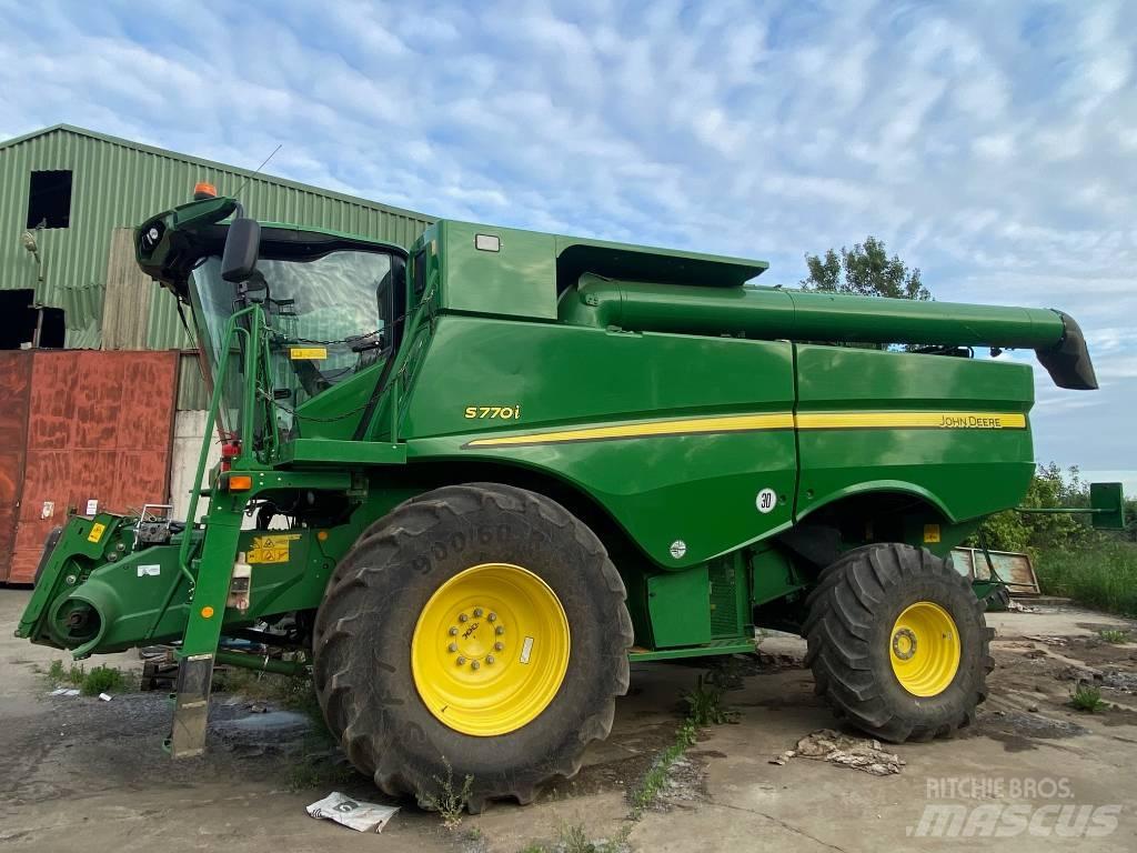 John Deere S770 Sklízecí mlátičky