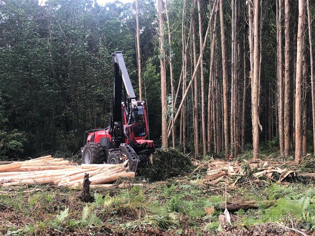 Komatsu 951 Harvestory