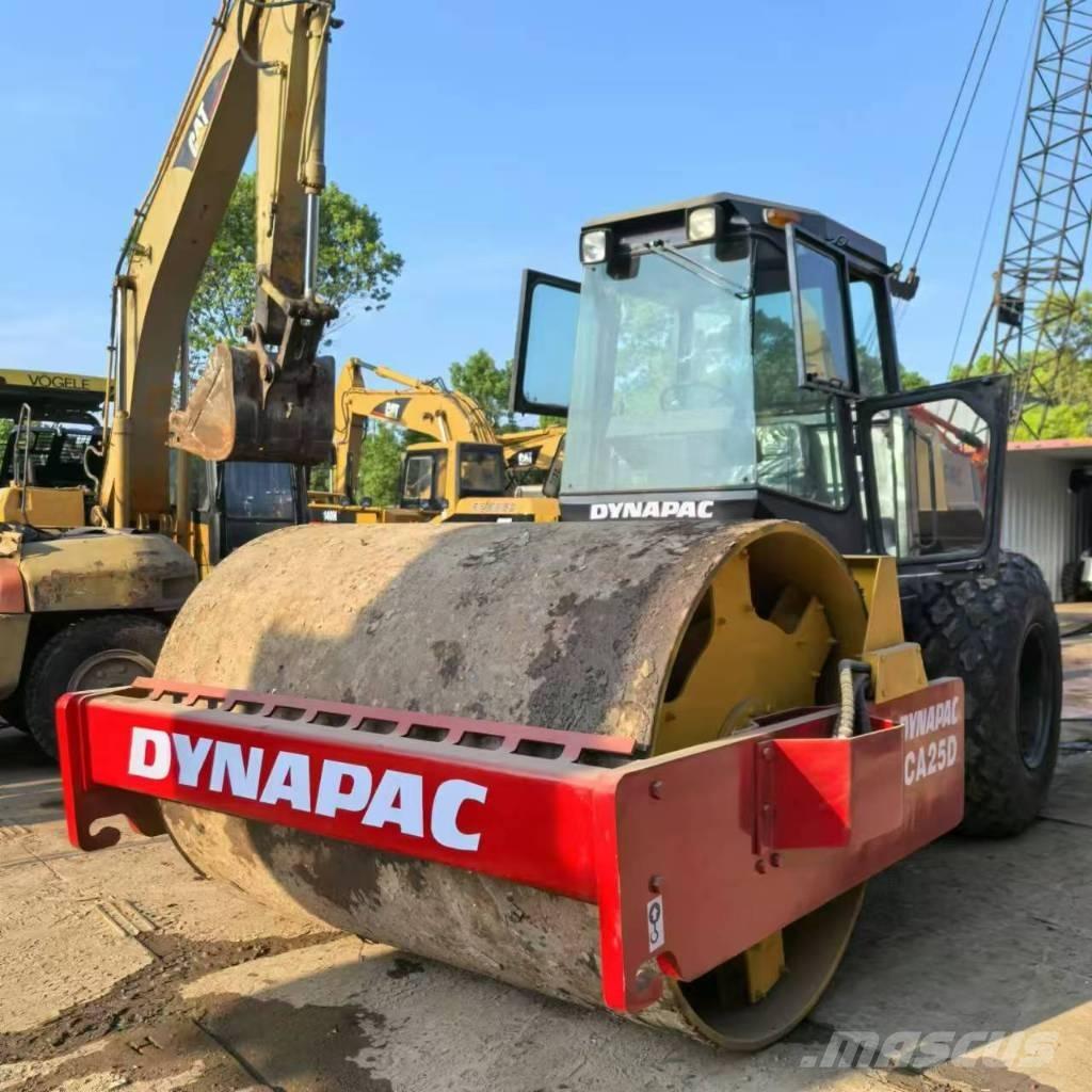 Dynapac CA 25 D Tahačové válce