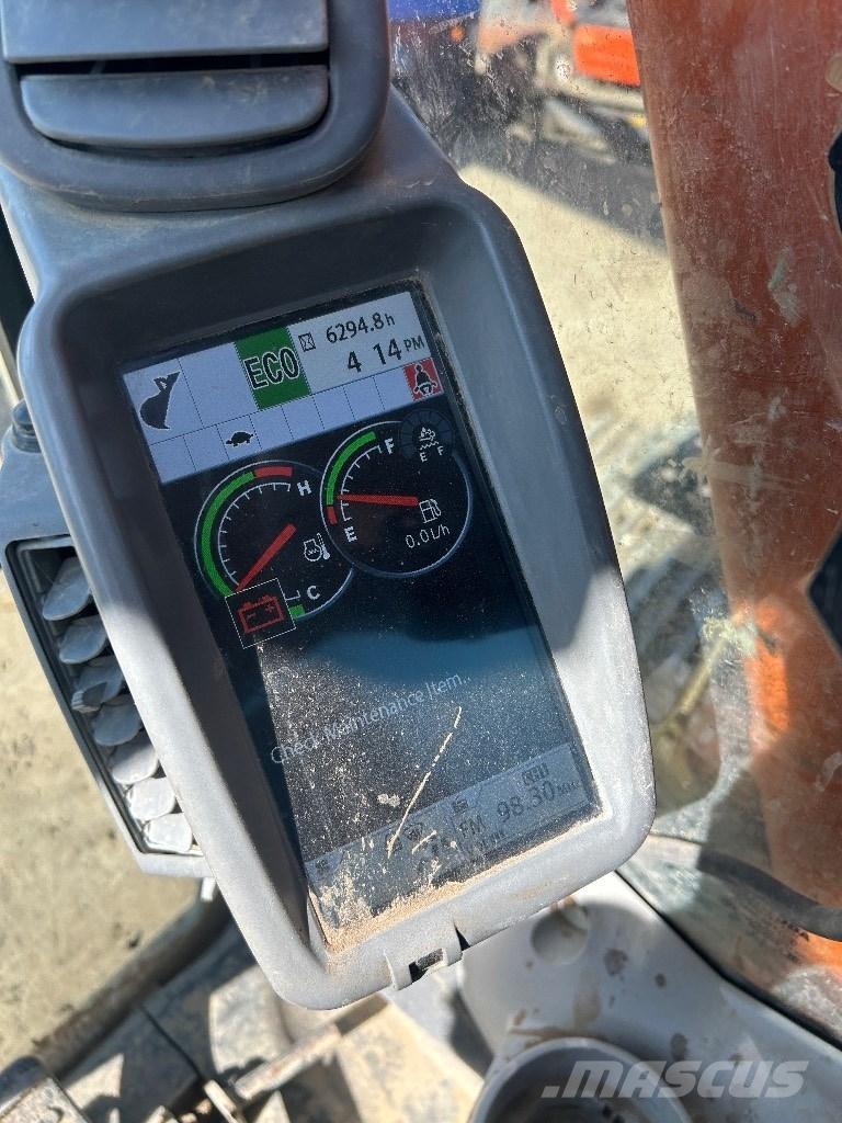 Hitachi ZX 135 US-6 Pásová rýpadla