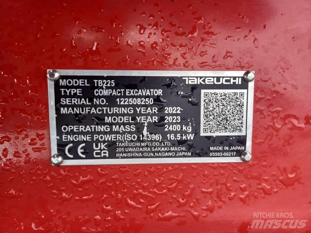 Takeuchi TB 225 Mini rýpadla < 7t