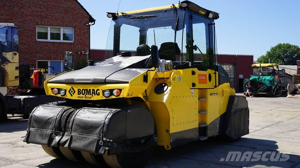 Bomag BW 28 RH Pneumatikové válce