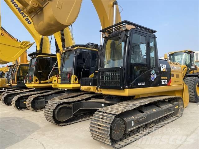 CAT 323 D L Pásová rýpadla