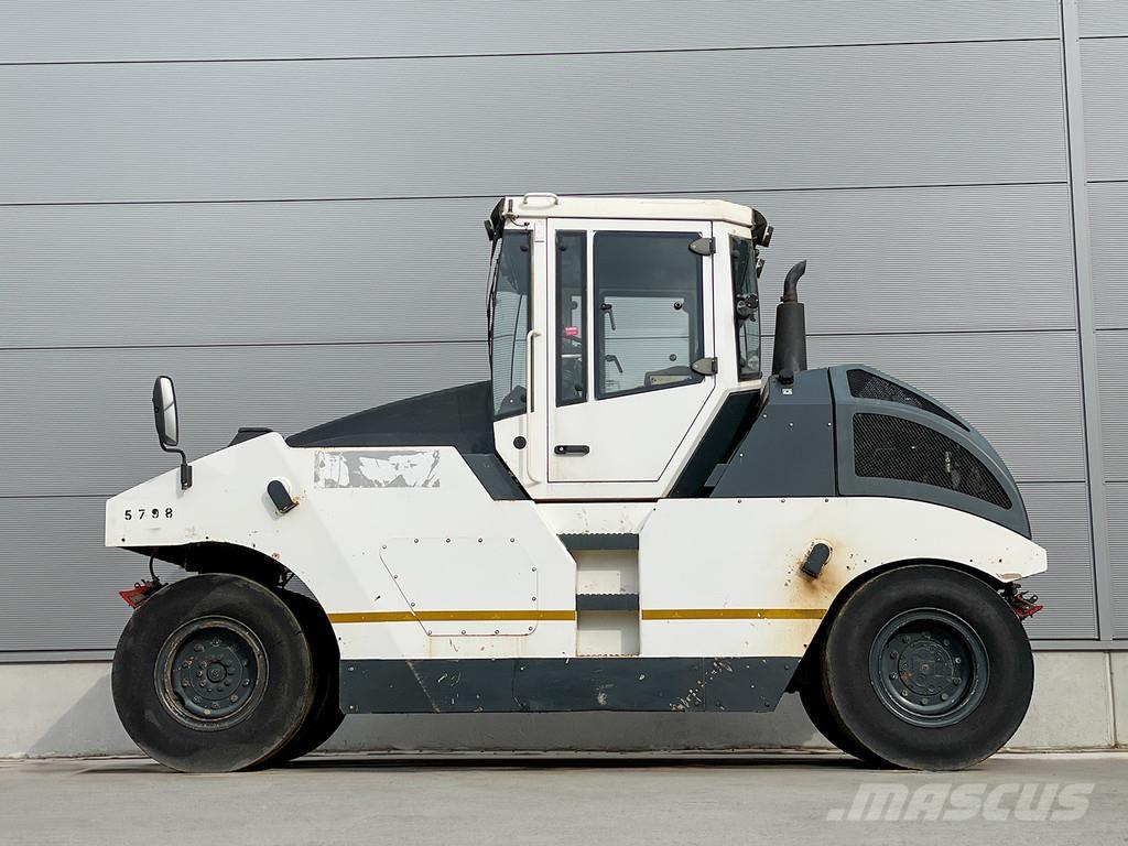 Bomag BW 24 RH Pneumatikové válce