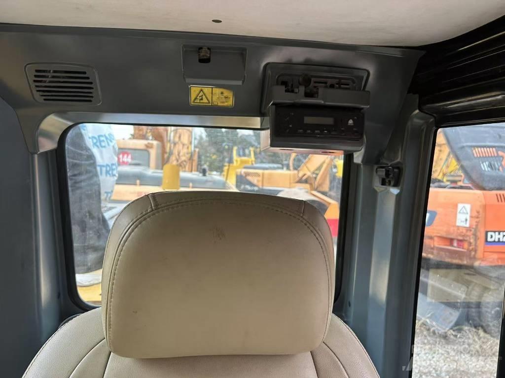 CAT 320 Pásová rýpadla