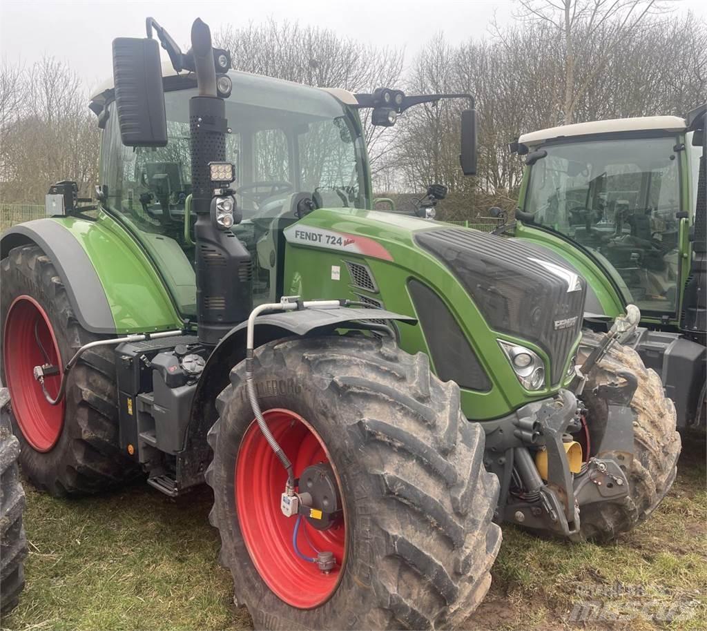 Fendt 724 Vario Traktory
