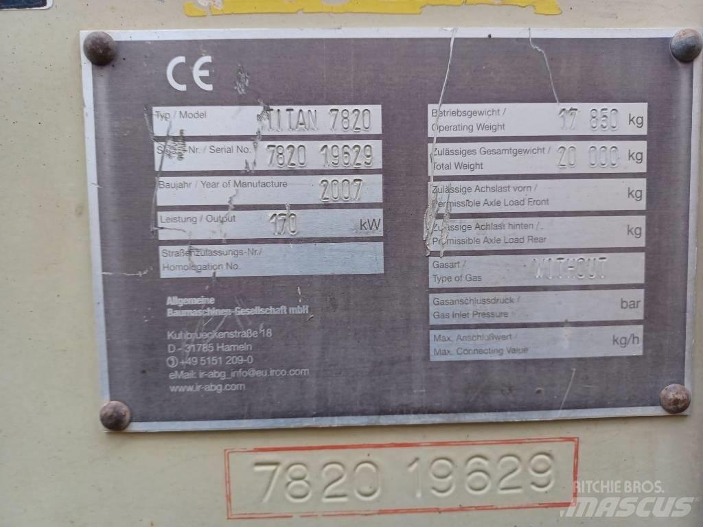 Titan 7820 Finišery
