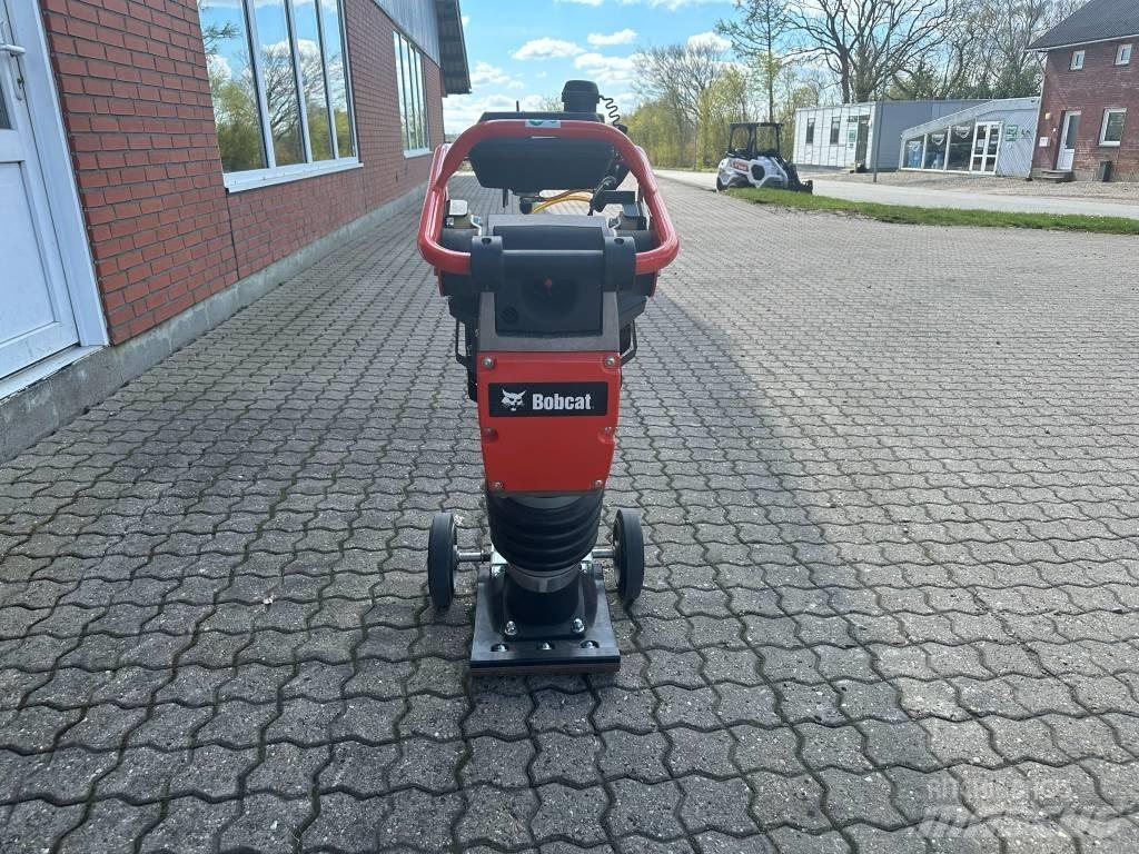 Bobcat R68 Vibrační pěchy