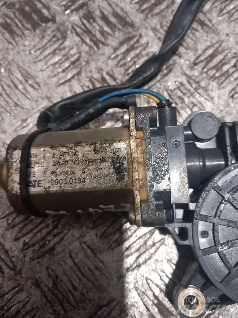 MAN TGA 81286016130 Kabiny a interiér