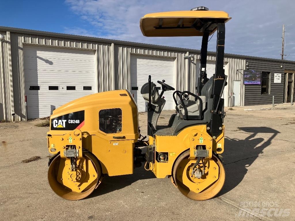 CAT CB 24 B Tandemové válce