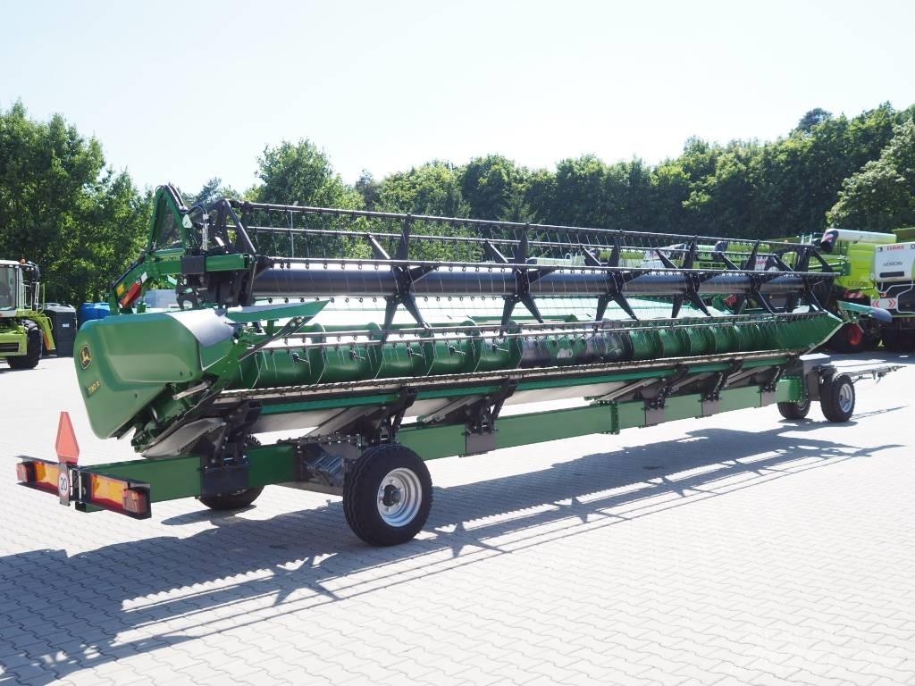 John Deere S780 + 730X Sklízecí mlátičky