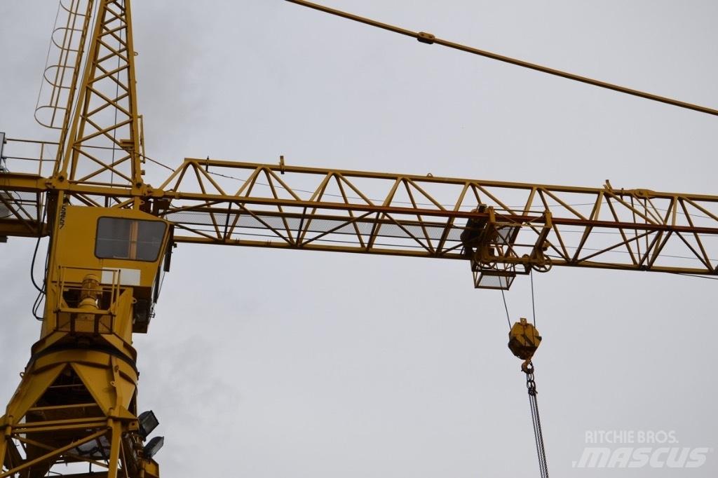 Liebherr 220 HC Stavební jeřáby