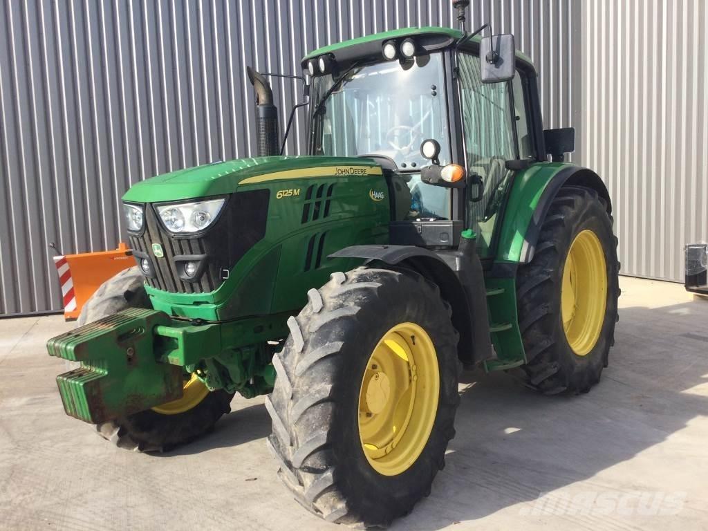 John Deere 6125M Traktory