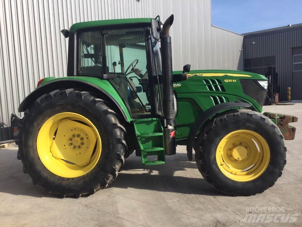 John Deere 6125M Traktory