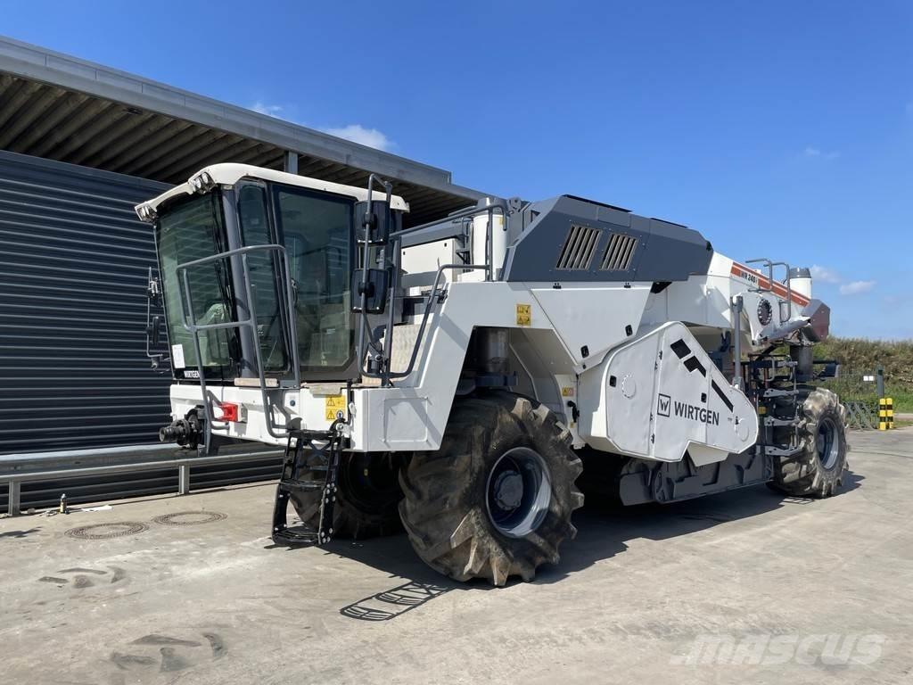 Wirtgen WR 240I Recyklátory asfaltu