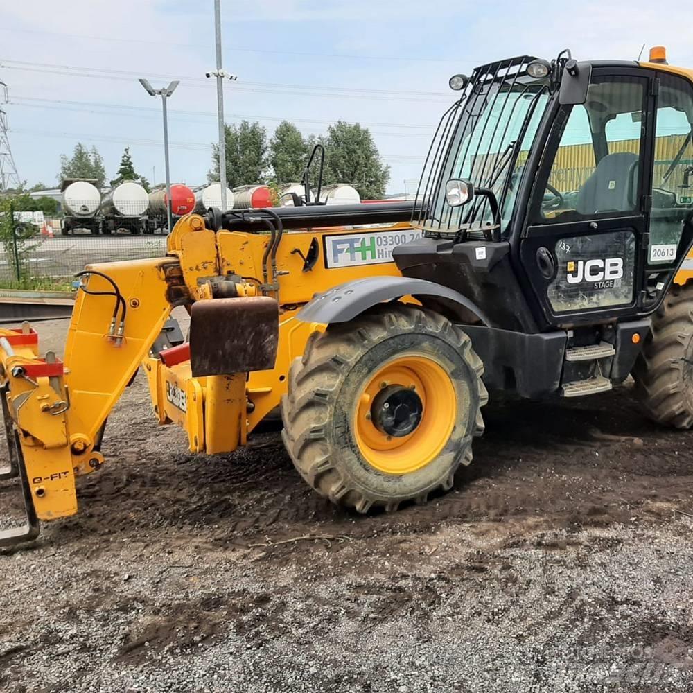 JCB 535 V 125 Teleskopické manipulátory