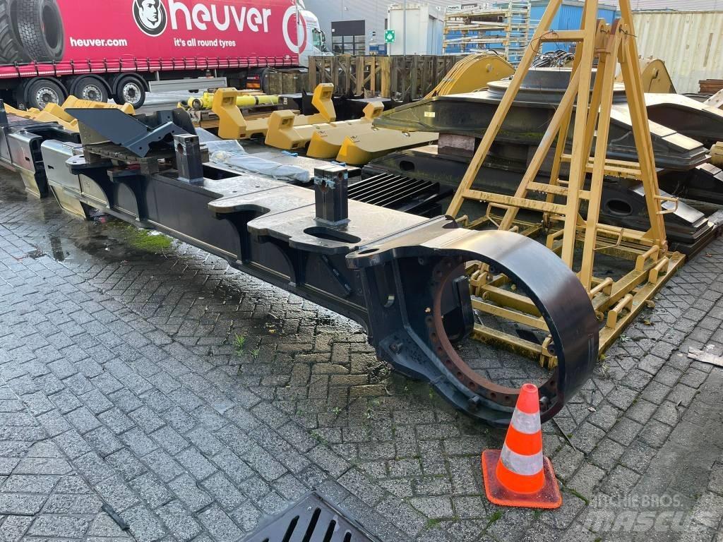 CAT 390 F L Podvozky a zavěšení kol