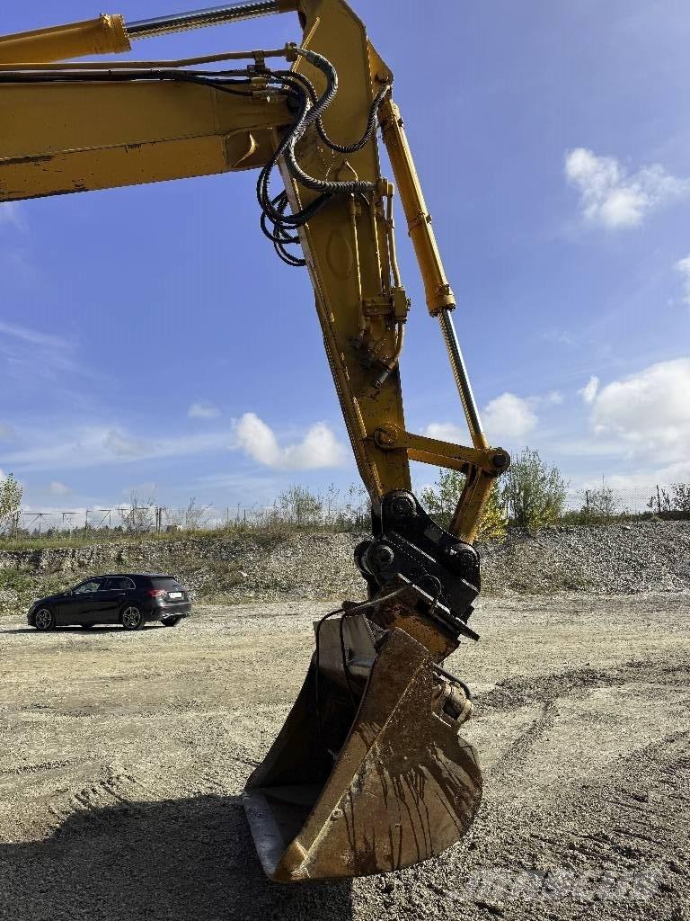 Komatsu PC 228 US-3 Pásová rýpadla