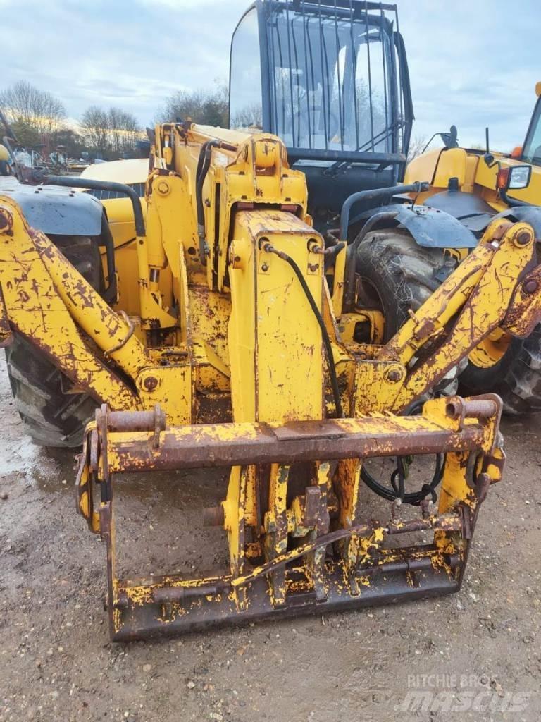 JCB 532-120 Teleskopické manipulátory