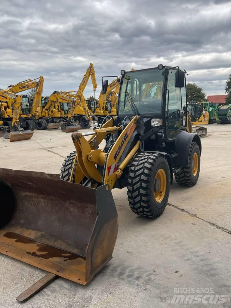 Komatsu WA80M-8 Mininakladače