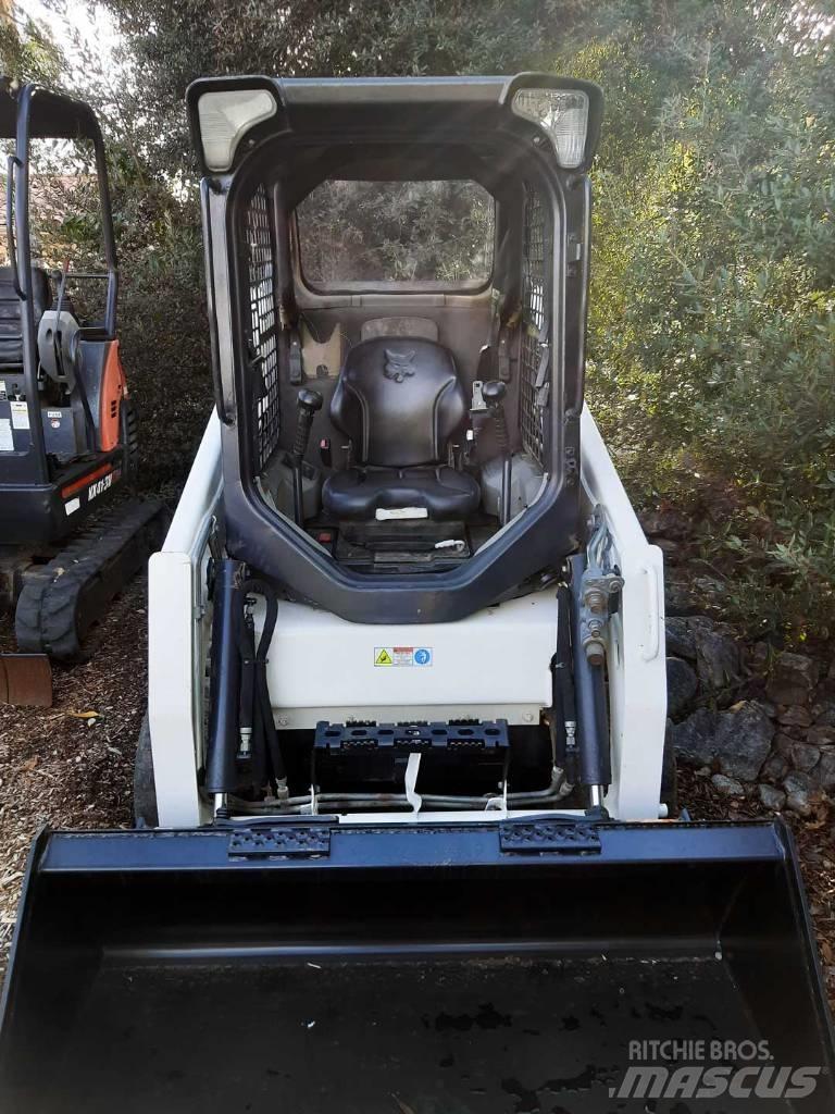 Bobcat T 450 Smykem řízené nakladače