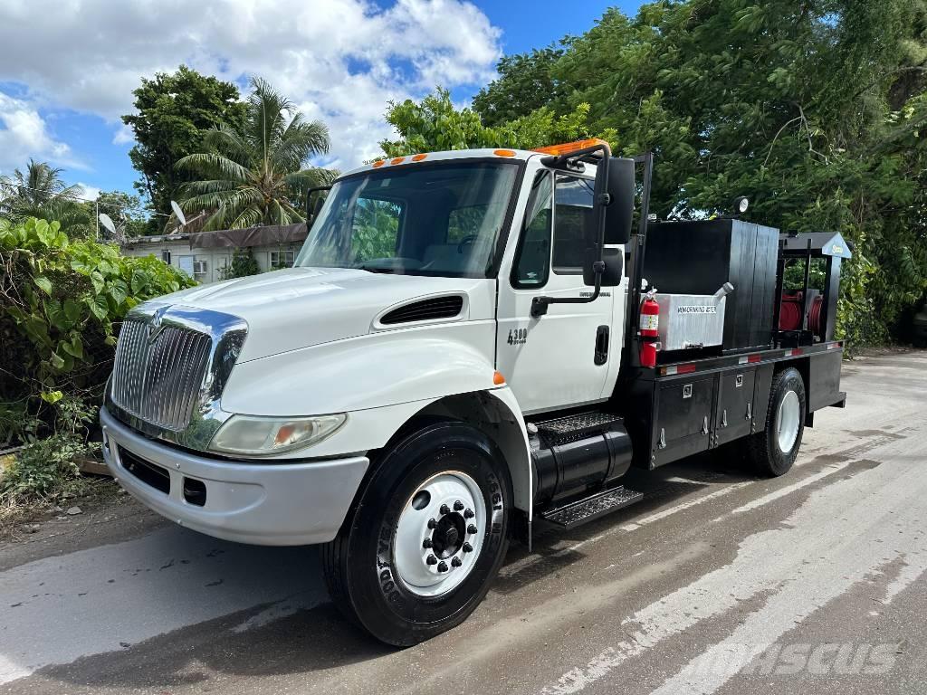 International 4300 Cisternové vozy