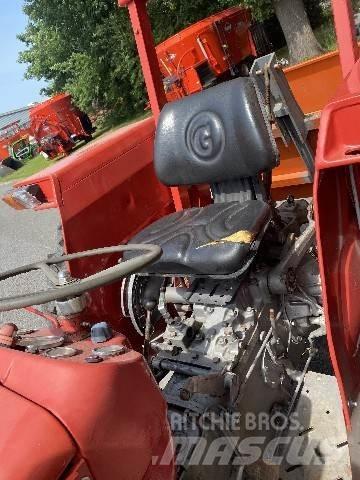 Massey Ferguson 135 Traktory