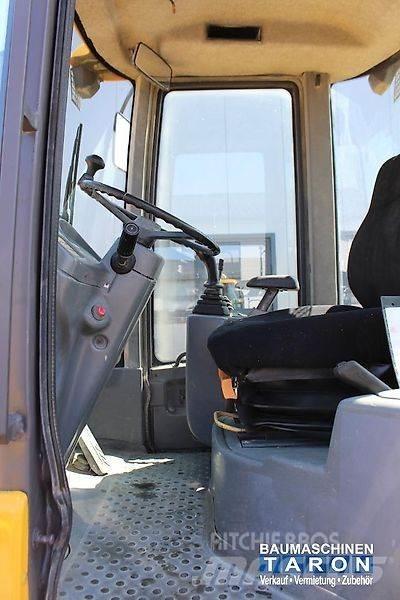 Volvo L30B Kolové nakladače