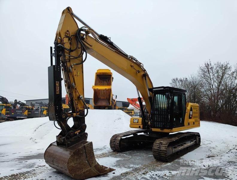 CAT 323 (07B) Pásová rýpadla