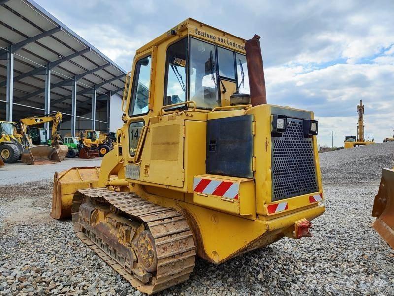 CAT 943 Pásové nakladače