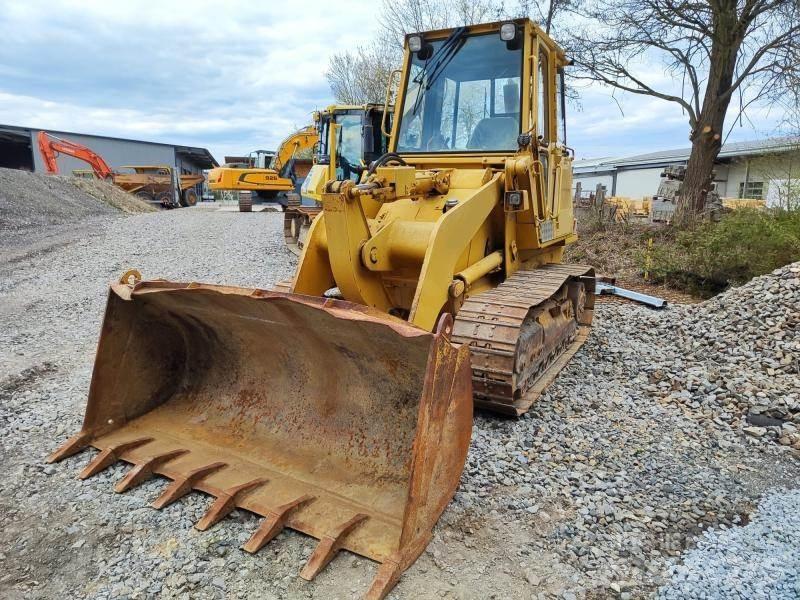 CAT 943 Pásové nakladače