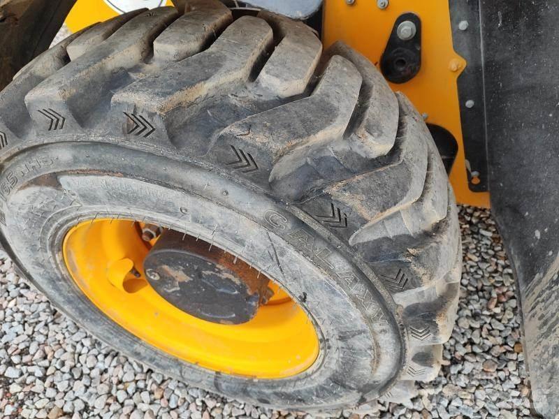 JCB 525-60 Kolové nakladače