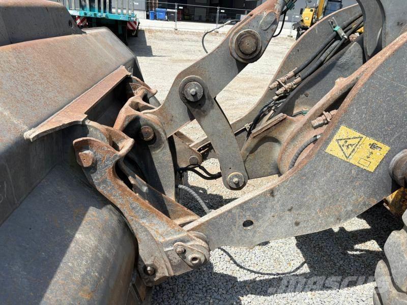 Volvo L90H Kolové nakladače