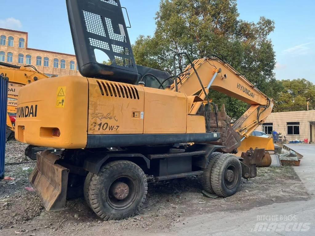 Hyundai R210W-7 Kolová rýpadla